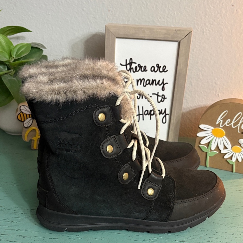 Sorel Black Boots with Fur Trim